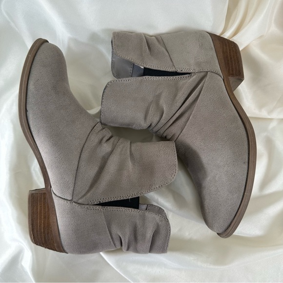 Carlos by Carlos Santana women’s Brandy ankle boot in light doe size 8 - Picture 3 of 6